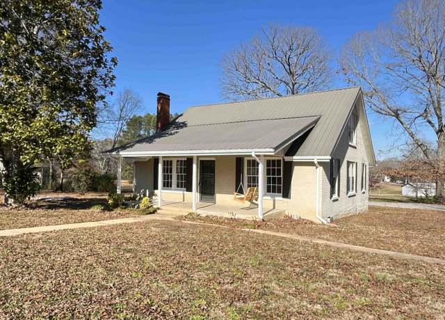 Property at 3305 Co Rd 200, Florence, AL, 4 beds, 2 baths