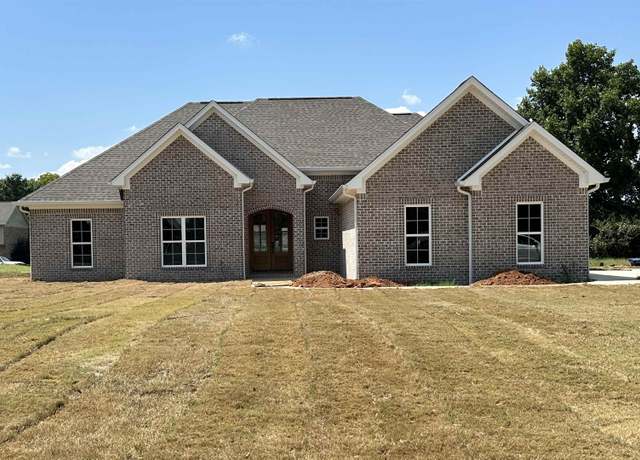 Property at 495 Blake Dr, Tuscumbia, AL, 4 beds, 2.5 baths