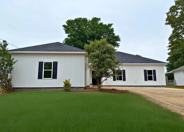 Property at 912 Bernice St, Tuscumbia, AL, 3 beds, 2 baths