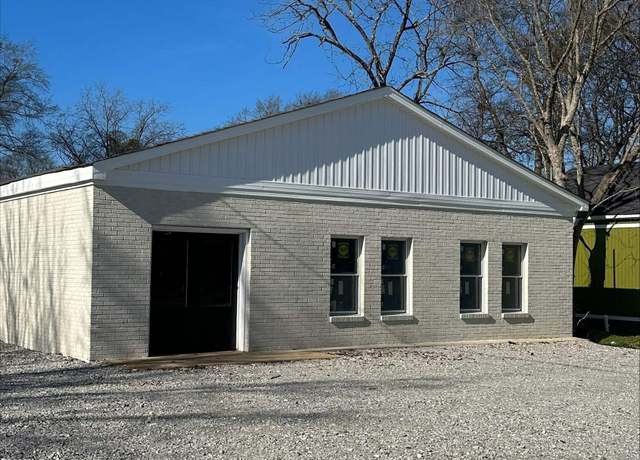 Property at 1001 N Hook St, Tuscumbia, AL, 3 beds, 1 bath