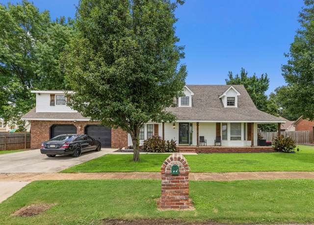 Property at 306 Fulton St, Muscle Shoals, AL, 5 beds, 4 baths