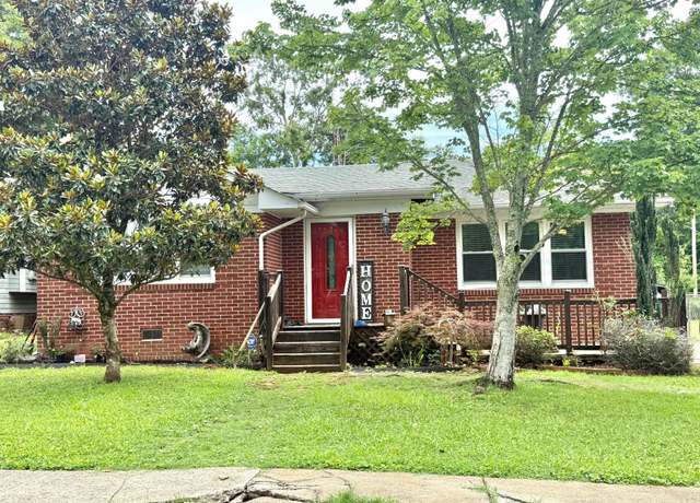 Property at 606 N Jefferson St, Tuscumbia, AL, 3 beds, 1 bath