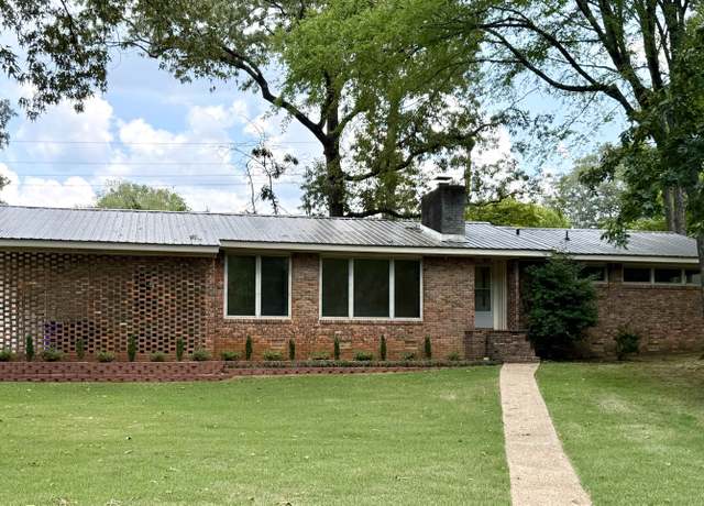 Property at 1501 Duntreath Ave, Florence, AL, 3 beds, 2 baths