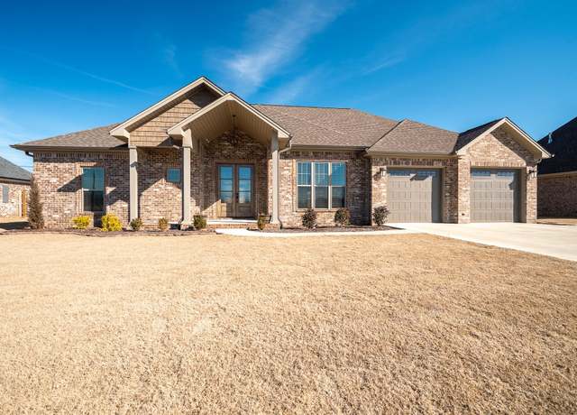 Property at 208 Wynchase Dr E, Muscle Shoals, AL, 3 beds, 2.5 baths