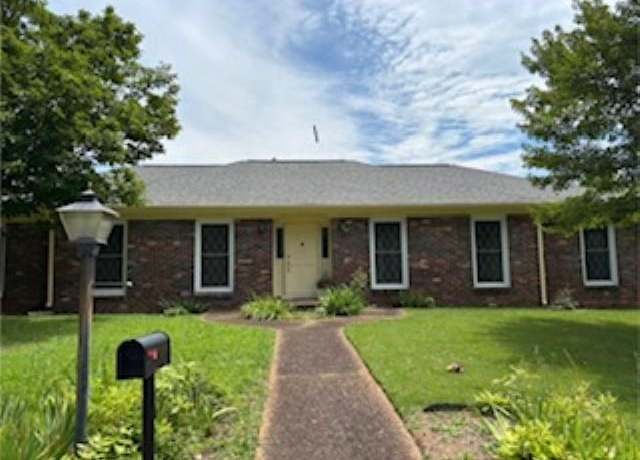 Property at 1325 Duntreath Cir, Florence, AL, 4 beds, 2 baths
