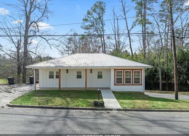 Property at 1306 7th St SE, Cullman, AL, 3 beds, 1.5 baths