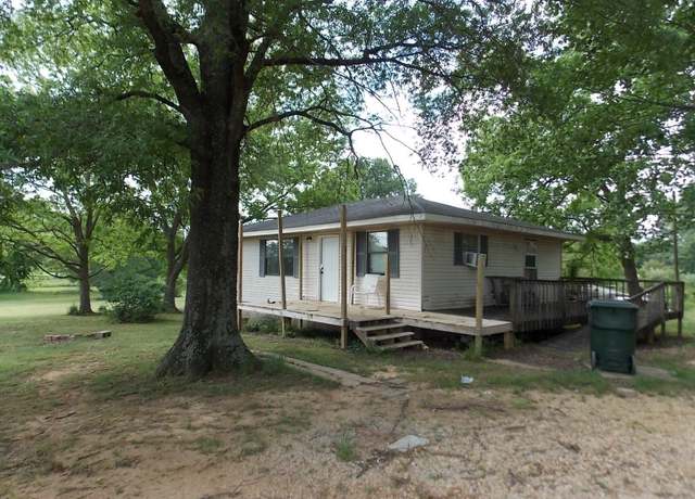 Property at 7815 Second St, Muscle Shoals, AL, 2 beds, 1 bath
