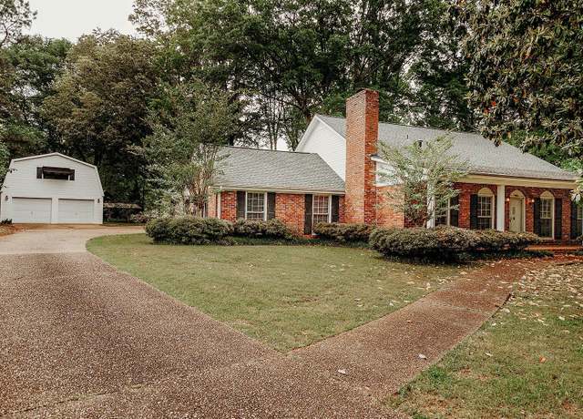 Property at 105 Walnut Grove Cir, Florence, AL, 4 beds, 2.5 baths