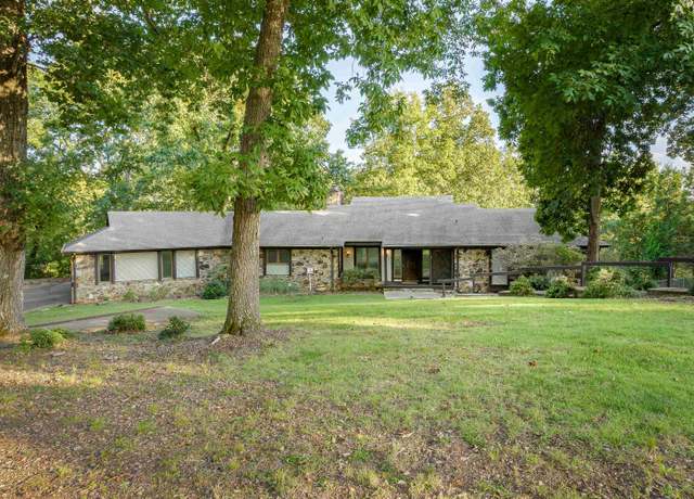 Property at 333 Deer Point Ln, Florence, AL, 4 beds, 3.5 baths