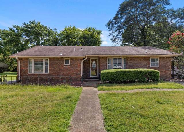Property at 1005 W Irvine Ave, Florence, AL, 3 beds, 2 baths