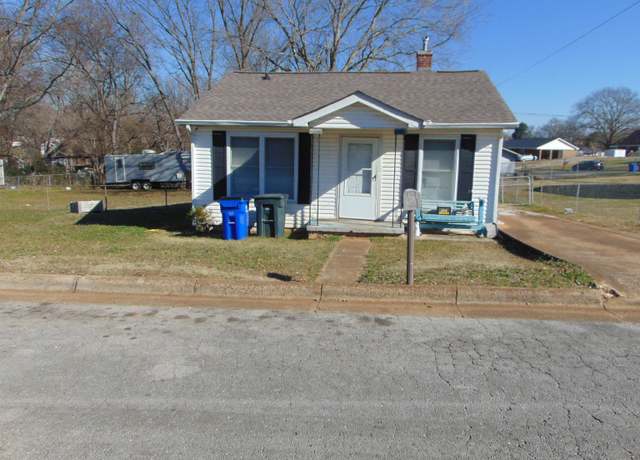 Property at 214 N Kirkman St, Florence, AL, 2 beds, 1 bath