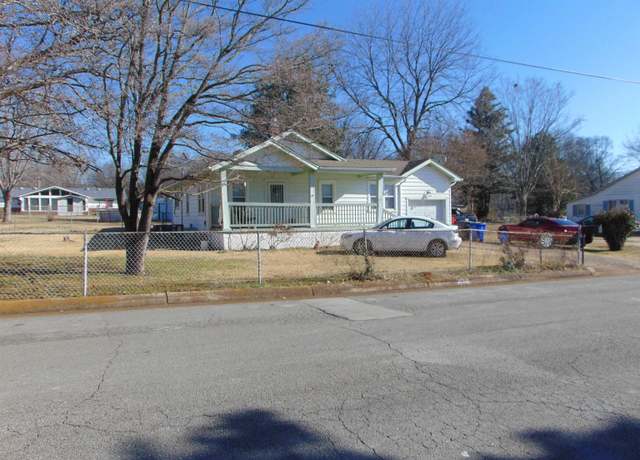 Property at 227 Trade St, Florence, AL, 3 beds, 1 bath