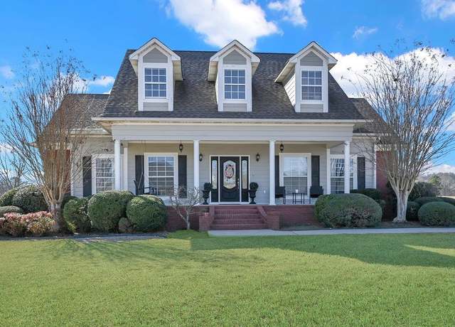 Property at 2219 Lakeshore Dr SW, Cullman, AL, 4 beds, 3.5 baths