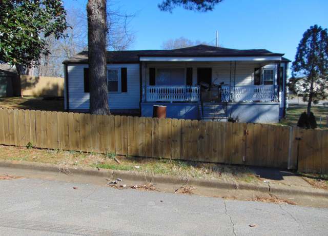 Property at 202 N Spurr St, Florence, AL, 4 beds, 1 bath