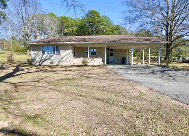 Property at 580 Brick School Rd, Muscle Shoals, AL, 3 beds, 2 baths