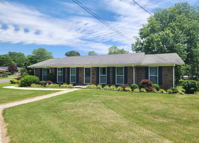 Property at 1722 Woodland St NW, Cullman, AL, 3 beds, 2 baths