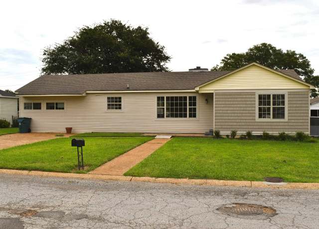 Property at 306 Oak St, Tuscumbia, AL, 3 beds, 2 baths