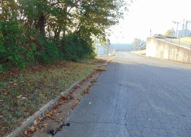 Property at 617 Wood Ave, Florence, AL