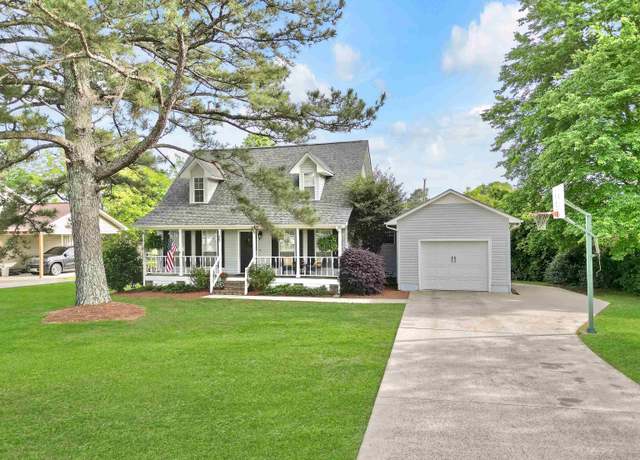 Property at 407 Magnolia Ave NW, Hanceville, AL, 3 beds, 2 baths
