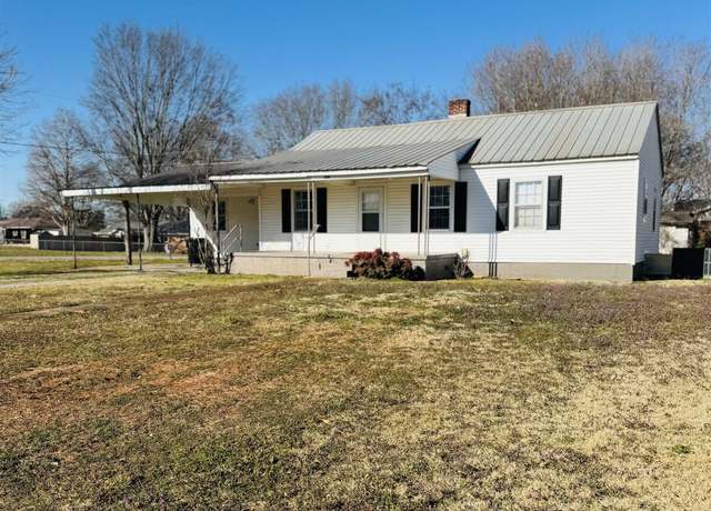 Property at 238 Central Ave, Muscle Shoals, AL, 3 beds, 2 baths