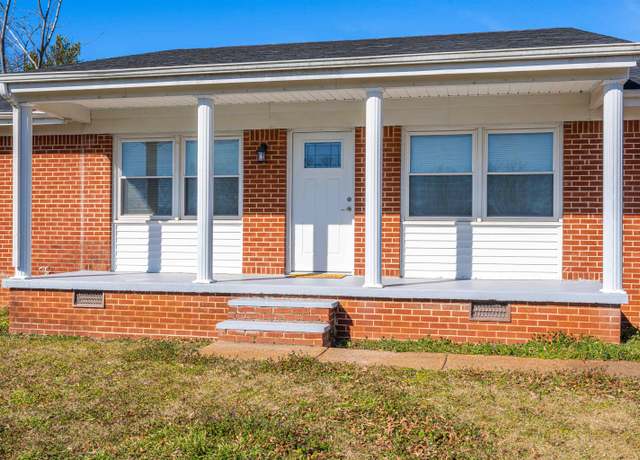 Property at 1107 Highland Ave, Muscle Shoals, AL, 3 beds, 2 baths