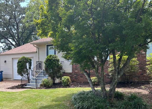 Property at 1131 Atlanta St, Florence, AL, 3 beds, 2.5 baths