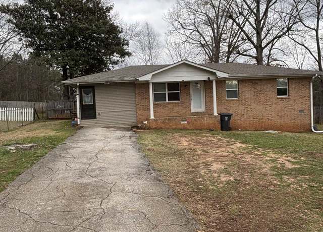 Property at 218 Ash Ave, Russellville, AL, 4 beds, 1.5 baths