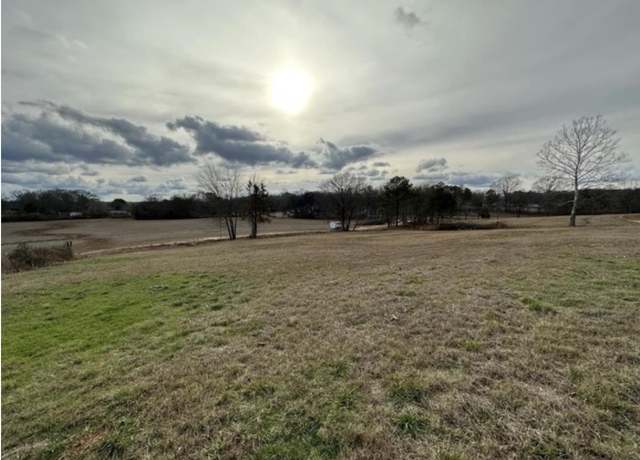 Property at 152 River Dr, Tuscumbia, AL
