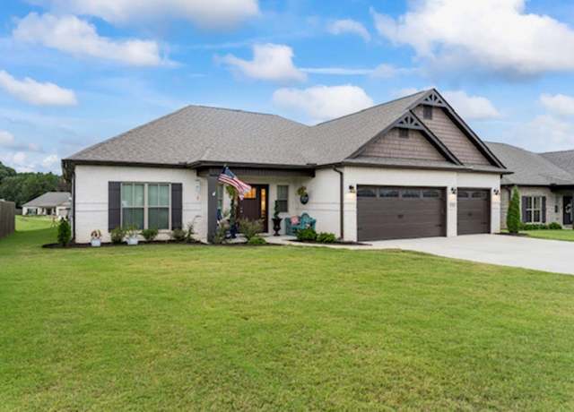 Property at 1703 Meadowbrook Ln SE, Cullman, AL, 4 beds, 3 baths