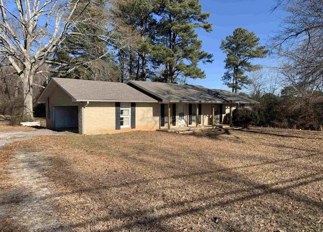 Property at 1810 21st St, Haleyville, AL, 3 beds, 2 baths