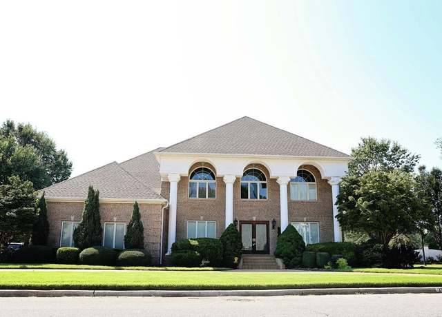Property at 211 Brooke Dr, Muscle Shoals, AL, 5 beds, 4 baths