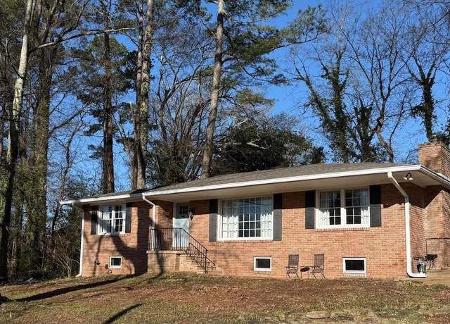 Property at 406 Pickwick St, Sheffield, AL, 3 beds, 2 baths