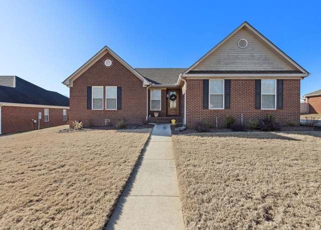 Property at 111 Castleton Rd, Florence, AL, 5 beds, 2.5 baths