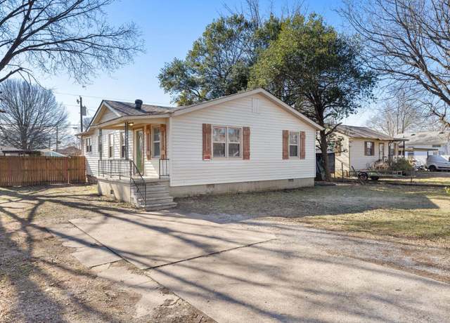 Property at 112 W Grand Ave W, Muscle Shoals, AL, 3 beds, 1 bath