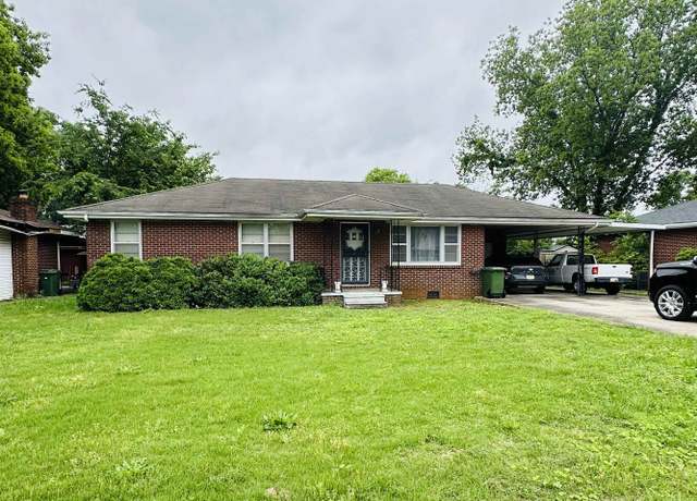 Property at 402 W Pasadena Ave, Muscle Shoals, AL, 3 beds, 1.5 baths
