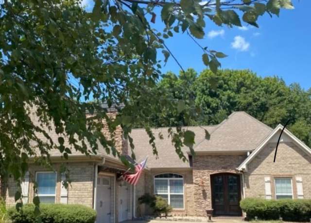 Property at 309 Sherborne Ct, Florence, AL, 3 beds, 3 baths