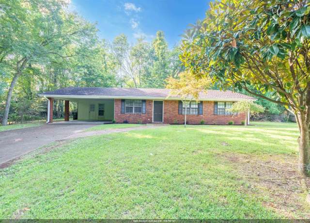 Property at 657 Rivermont Rd, Florence, AL, 3 beds, 2 baths