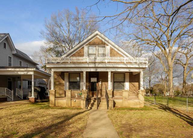 Property at 610 Poplar St, Florence, AL, 2 beds, 2 baths