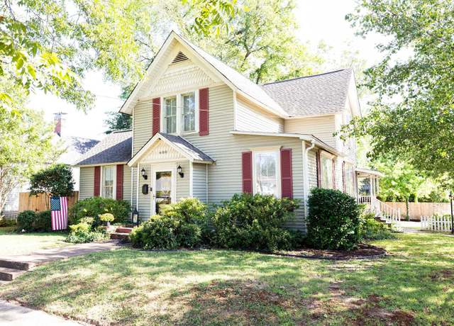 Property at 600 E 4th St, Tuscumbia, AL, 3 beds, 2 baths