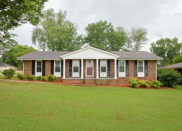 Property at 2138 Cloyd Blvd, Florence, AL, 3 beds, 2 baths