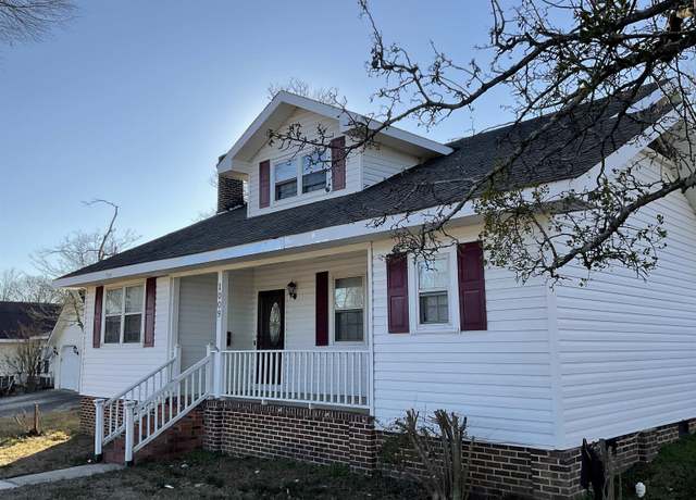 Property at 1009 N Jackson Ave, Russellville, AL, 5 beds, 3 baths
