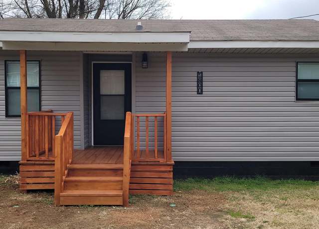 Property at 1800 2nd Ave, Muscle Shoals, AL, 2 beds, 1 bath
