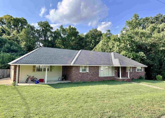 Property at 3501 18th Ct, Sheffield, AL, 3 beds, 1.5 baths