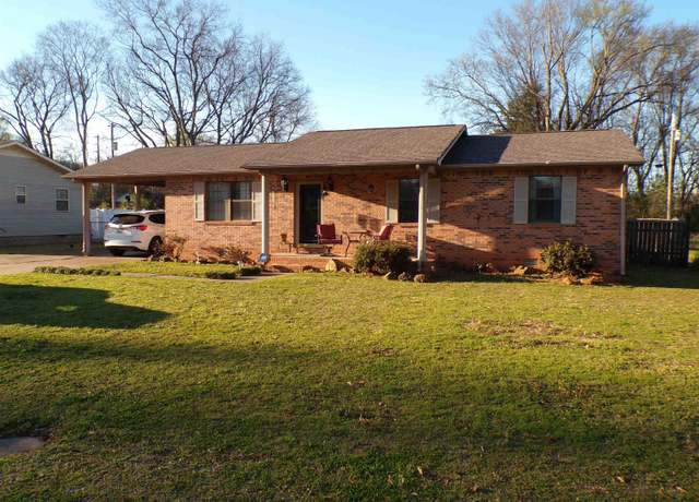 Property at 1705 Tennessee St, Sheffield, AL, 3 beds, 2 baths