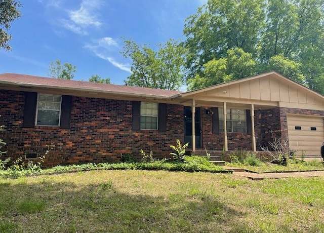 Property at 1106 Broadway St, Sheffield, AL, 3 beds, 2 baths