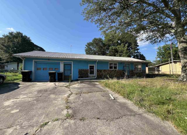 Property at 1207 Interbitzen St SW, Cullman, AL, 2 beds, 1 bath
