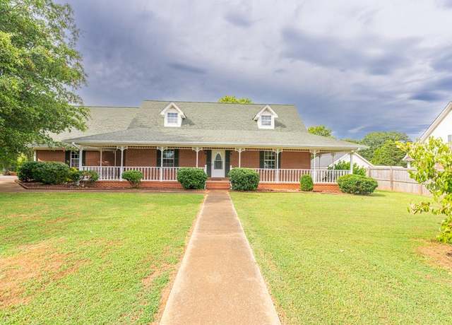Property at 608 Eastman Ave, Tuscumbia, AL, 3 beds, 3 baths