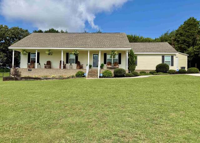 Property at 330 Cloverleaf Cir, Killen, AL, 3 beds, 2 baths