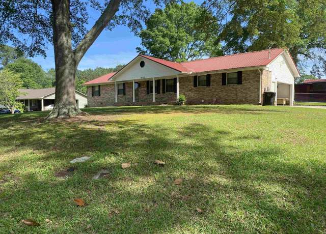 Property at 1632 Manor Dr NE, Cullman, AL, 3 beds, 2 baths