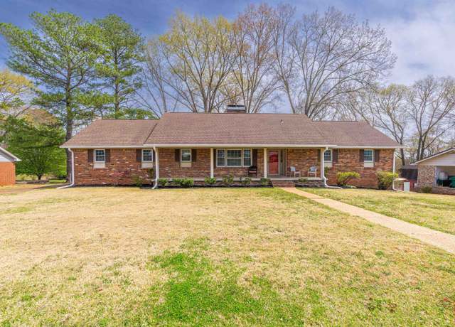Property at 111 Chestnut Ln, Sheffield, AL, 3 beds, 3 baths